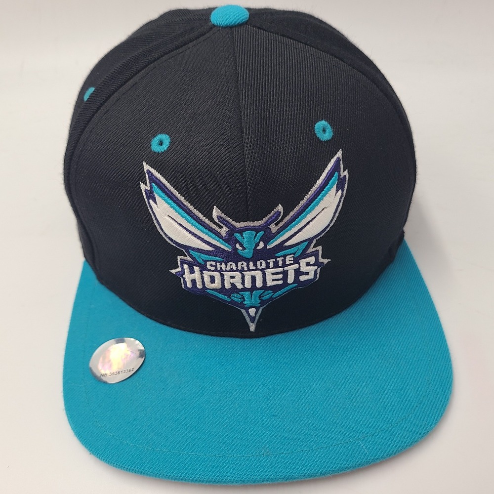 Charlotte Hornets Hat Snapback Mitchell & Ness Black Blue Purple NBA Wool Blend
